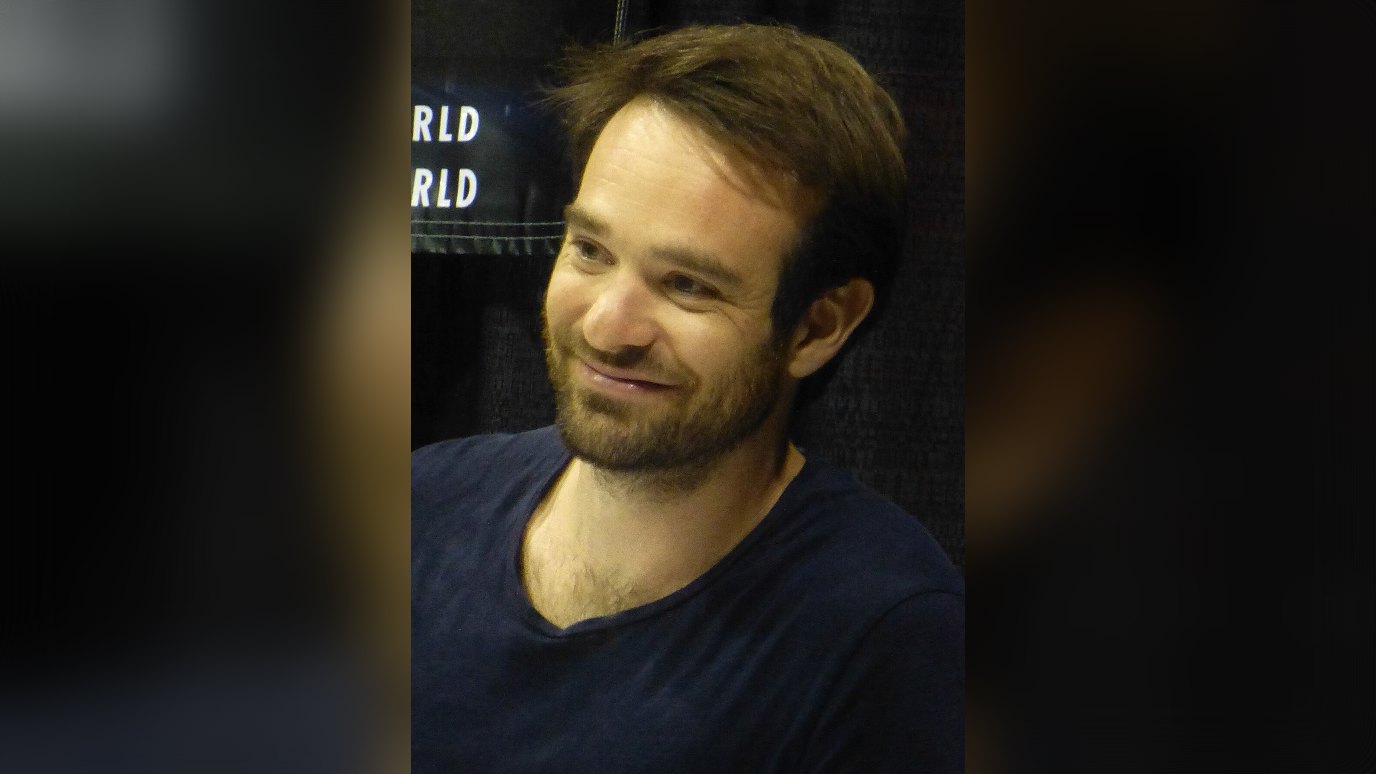 ภาพประกอบ: Charlie Cox 02 (cropped)