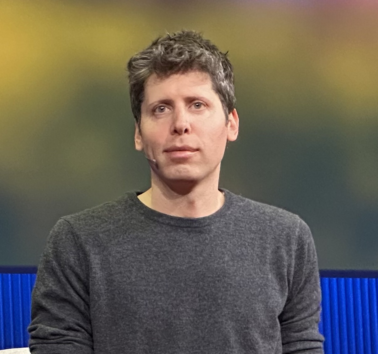 ภาพประกอบ: Sam Altman speaking at TED (cropped)